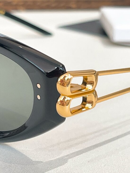 Gentle Monster Kunst Sunglasses main image 4
